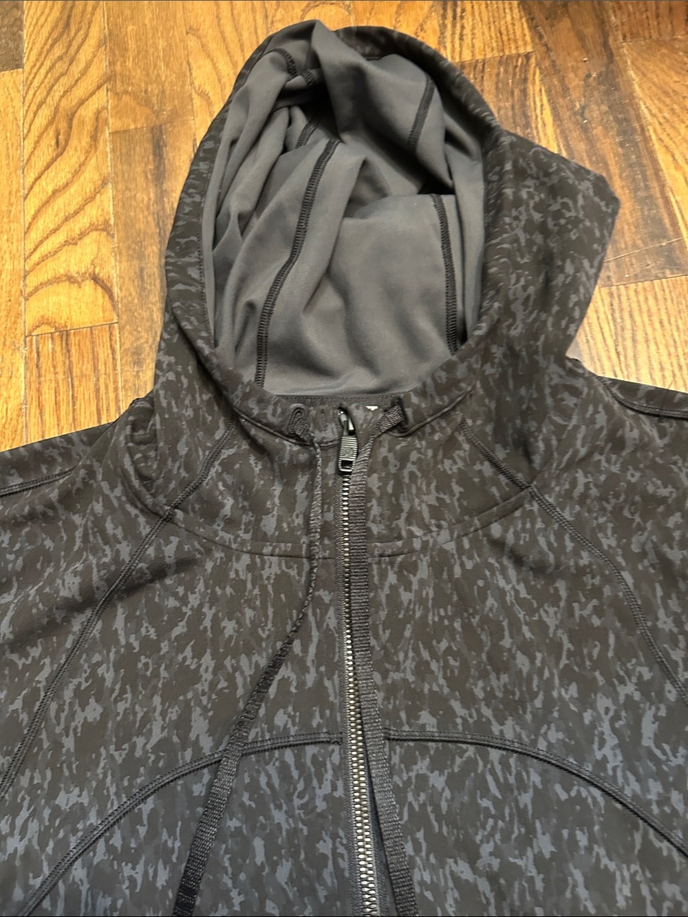 lululemon athletica Black Patterned Hooded Utility Jacket - Picture 2 of 10